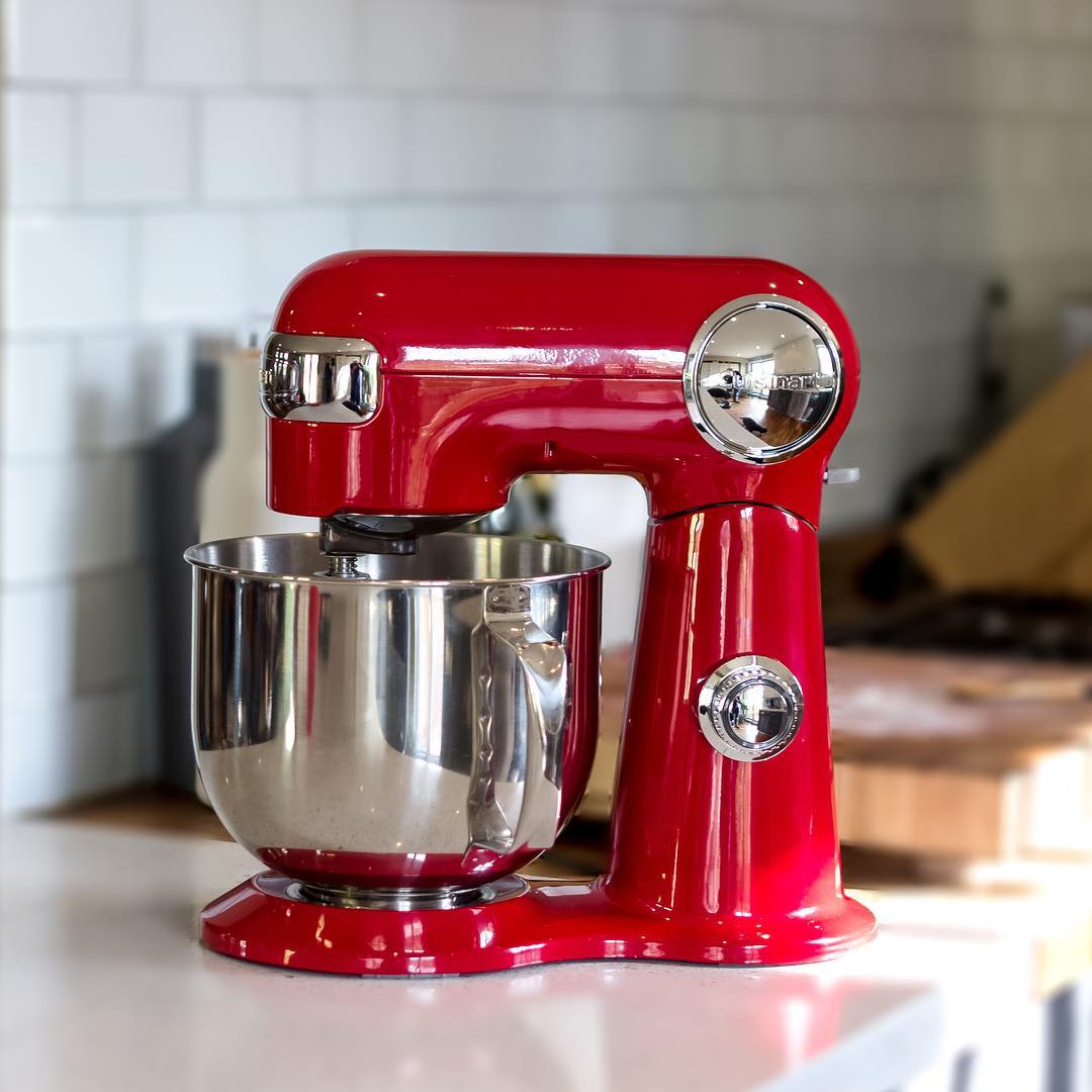 5-1/2 QT STAND MIXER  RED
